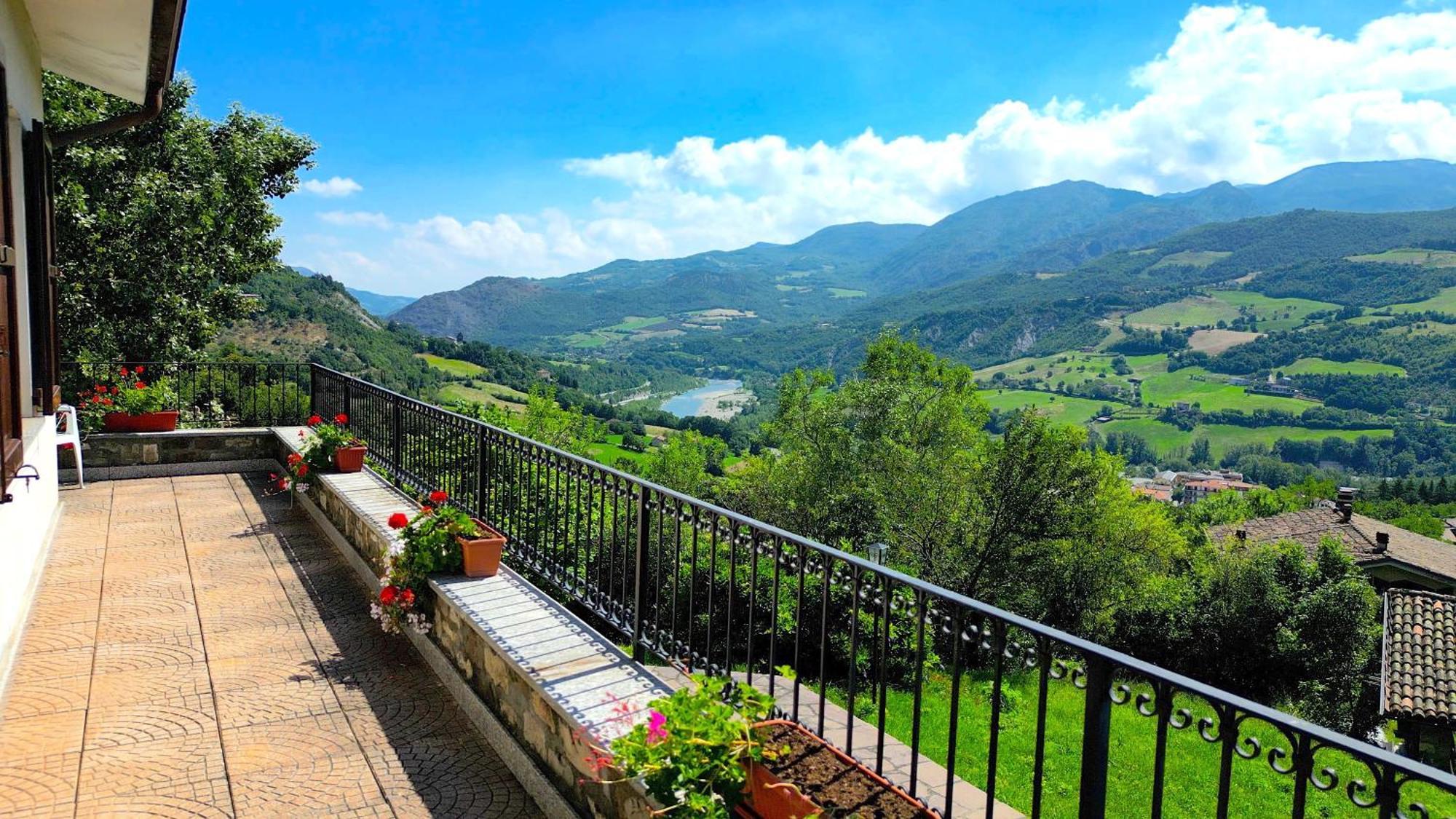 Villa Casa Del Bosco - Vista Mozzafiato & Parco 4 Ettari Bobbio Exterior foto