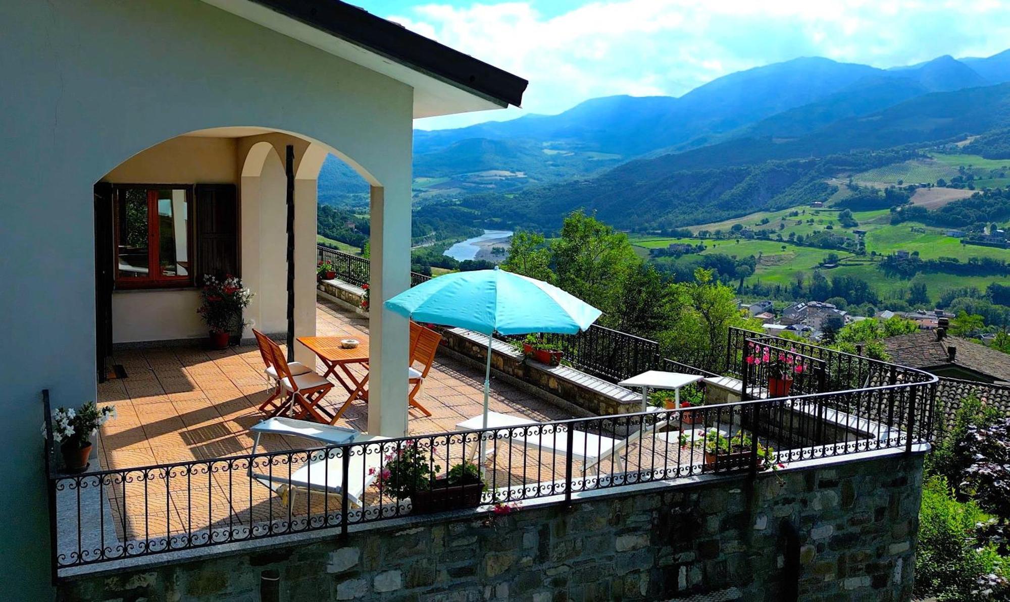Villa Casa Del Bosco - Vista Mozzafiato & Parco 4 Ettari Bobbio Exterior foto